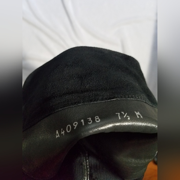 Stuart Weitzman the 5050 boot in black suede 7.5 - Picture 11 of 11